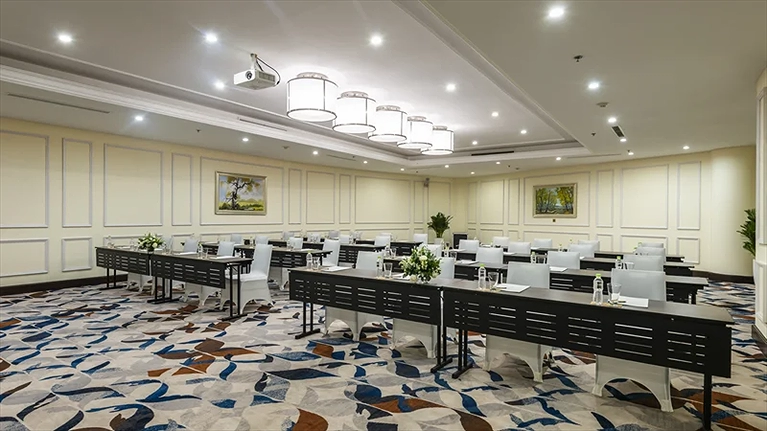 Phòng họp sắp xếp dạng Classroom