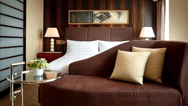 Thư giãn tại sofa êm ái