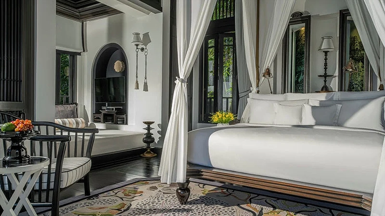 2 BR Seaside Villa On The Rocks