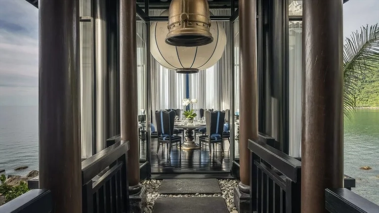 2 BR Royal Residence By The Sea