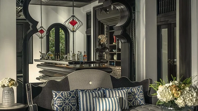 2 BR Royal Residence By The Sea