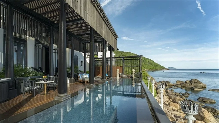 2 BR Royal Residence By The Sea