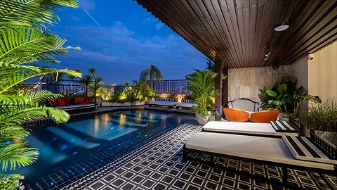 Hồ bơi tầng thượng