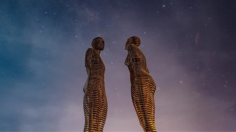 Cặp tượng Tình nhân Ali & Nino nổi tiếng thế giới