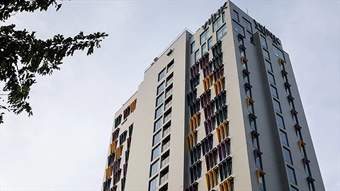 Khách sạn nhìn từ bên ngoài