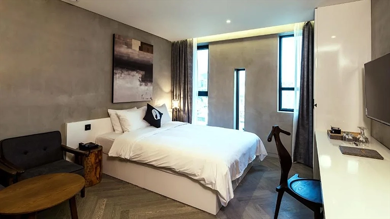 Phòng được trang trí vô cùng ấm cúng