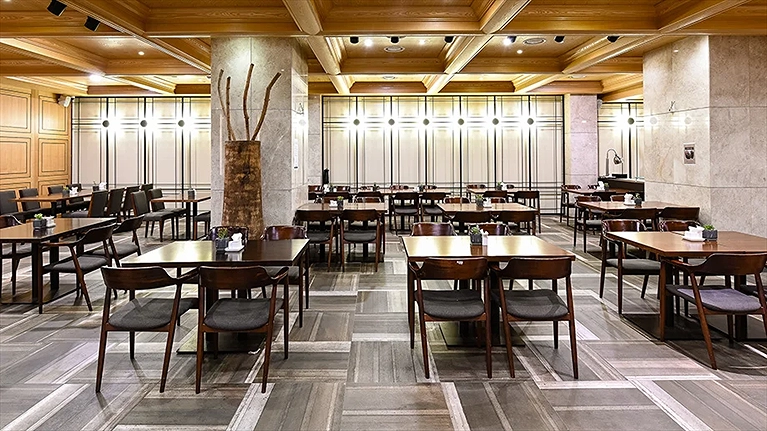 Không gian nhà hàng dùng bữa sáng