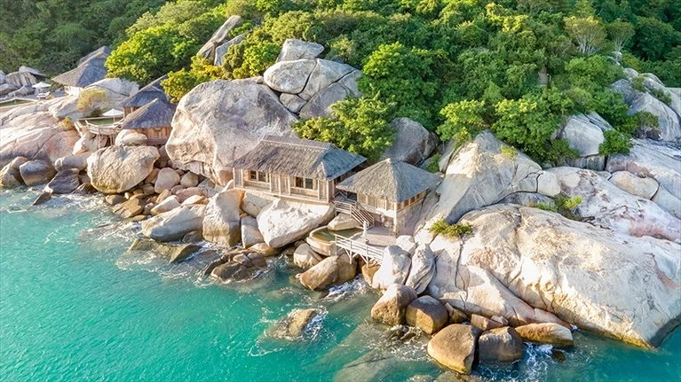 Mỗi căn Rock Pool Villa đều nằm ẩn mình trên những khối đá lớn
