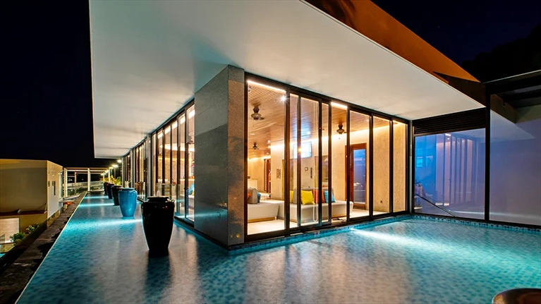 Quang cảnh bên ngoài sảnh