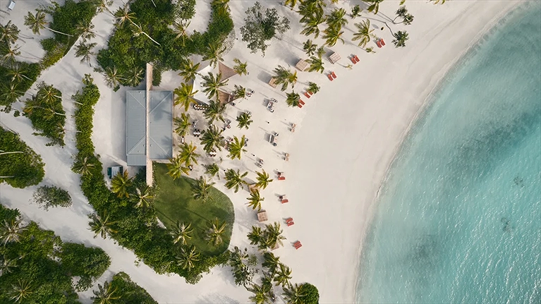 Bãi cát trắng mịn vô cùng thơ mộng