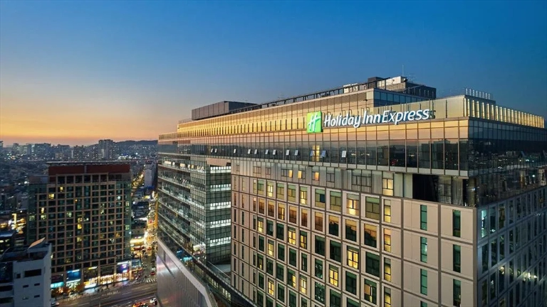 Khách sạn Holiday Inn Express Seoul Hongdae