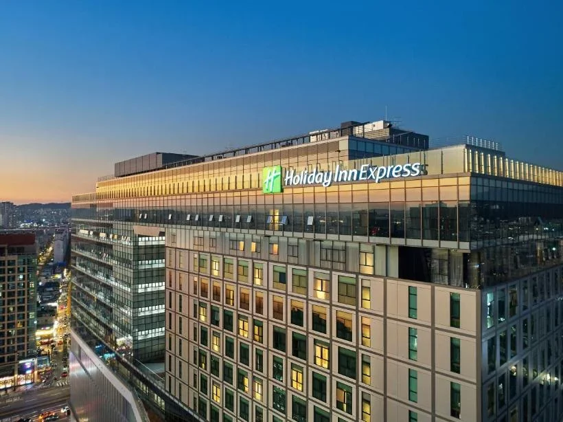 Khách sạn Holiday Inn Express Seoul Hongdae