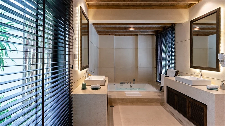 One Bedroom King Villa with Garden View