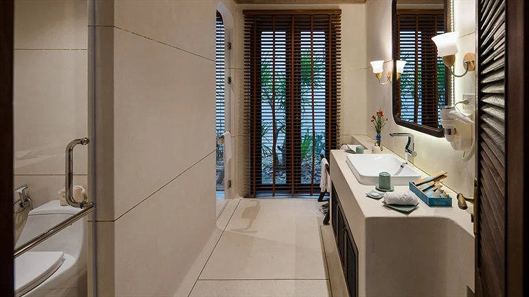 Premium Twin with Balcony and Garden View