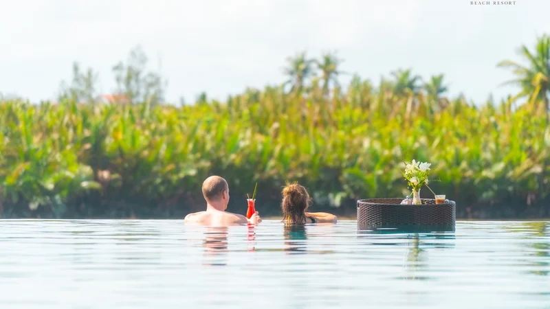 Trà chiều trên khay nổi đặc sắc