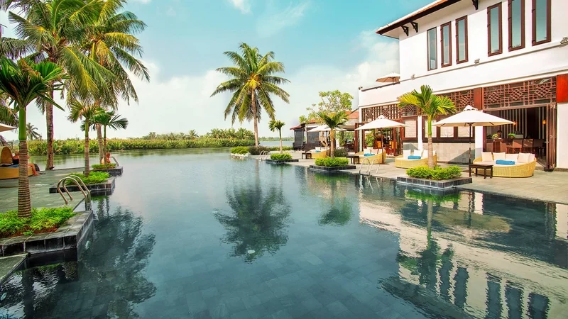 Hồ bơi vô cực với tầm nhìn ra sông