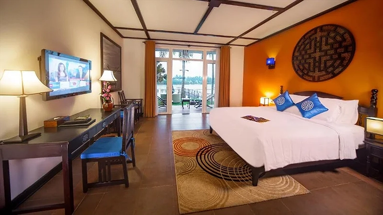 Grand Deluxe River View