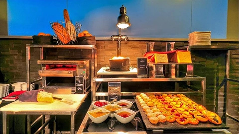 Nhà hàng phục vụ ẩm thực đa dạng