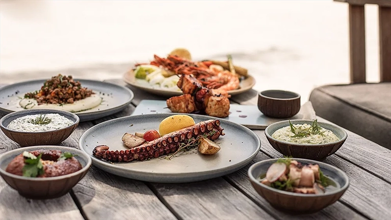 Các món ăn được chế biến từ nguyên liệu, mùi vị thơm ngon tốt cho cơ thể, tâm hồn của bạn