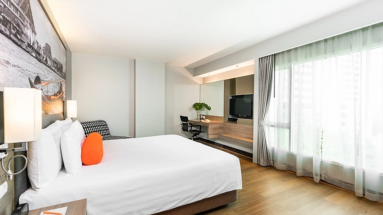 Phòng với cửa sổ thoáng đãng