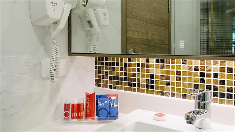 Các vật dụng khách sạn đi kèm