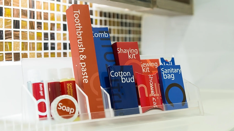 Các vật dụng khách sạn đi kèm