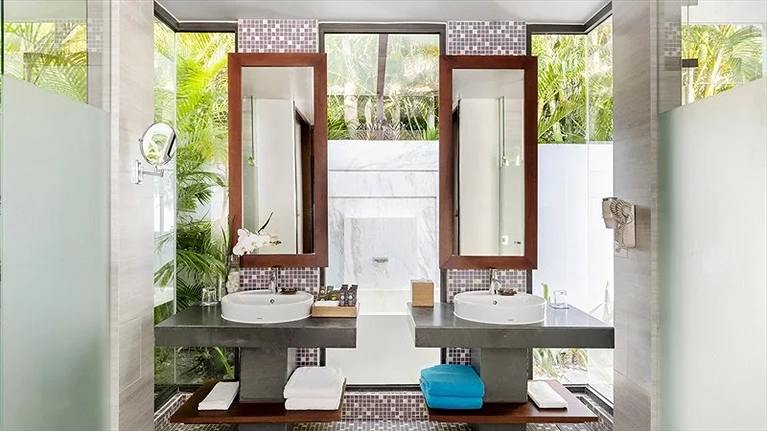 Toilet Deluxe Bungalow Beachfront with Private Pool