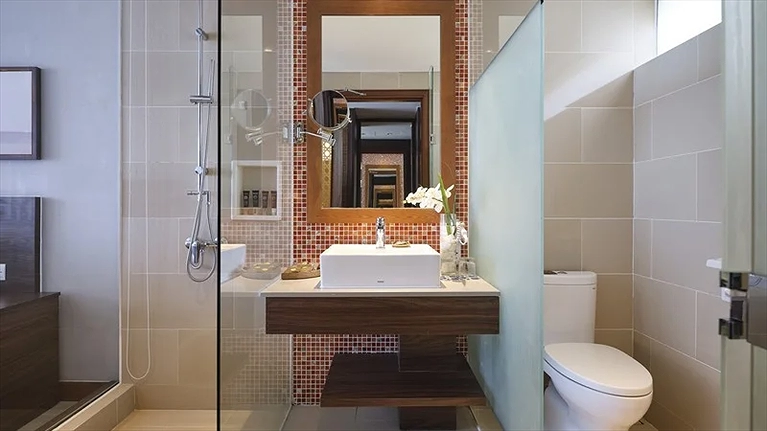 Toilet Superior Garden View