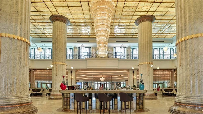 Quầy bar sang trọng tại sảnh khách sạn