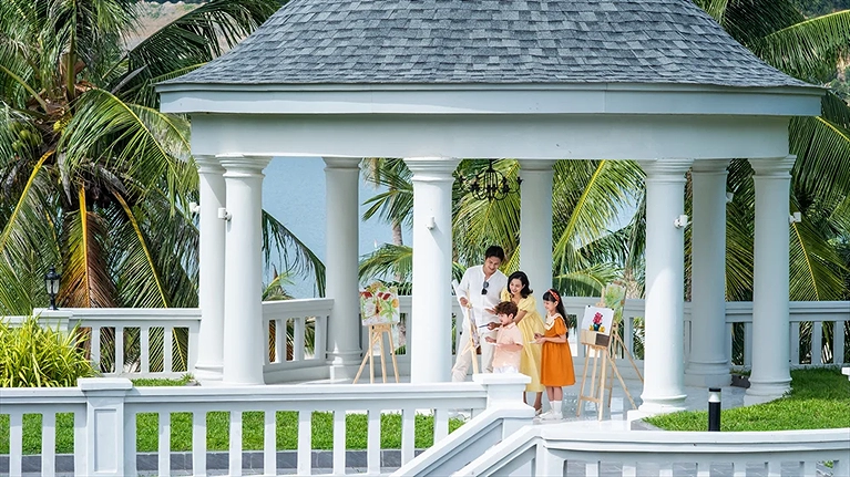 Cả gia đình cùng nhau học vẽ