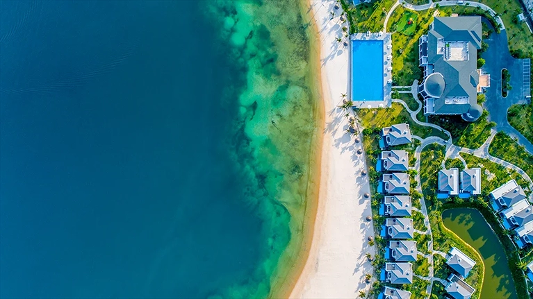 Vị trí nghỉ dưỡng độc đáo "Lưng tựa núi - Mặt hướng biển"