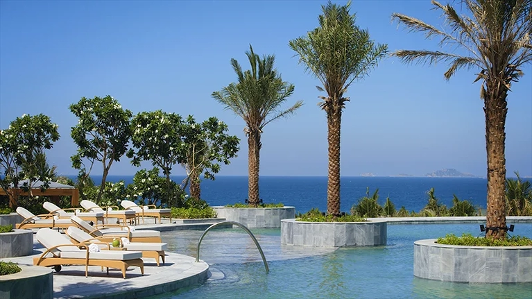 Hồ bơi vô cực hướng biển