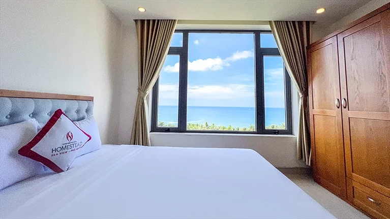 Superior Triple Mountain View