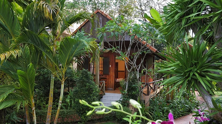 Bungalow Garden View