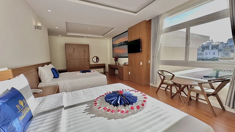 Hạng phòng Grand Deluxe Family Urban View