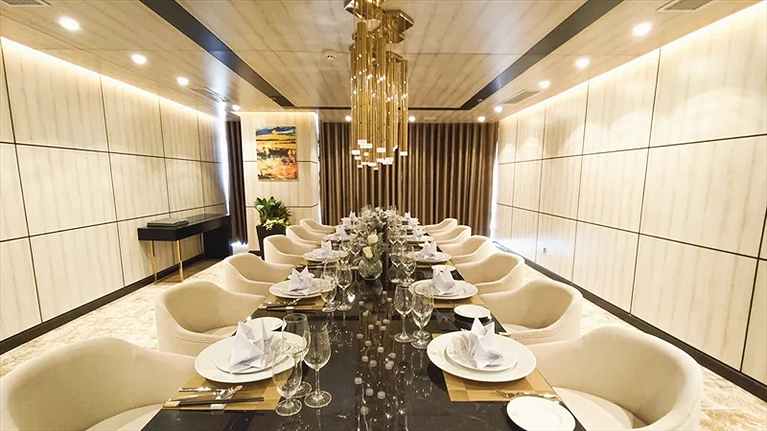 Khu vực phòng ăn VIP Amber