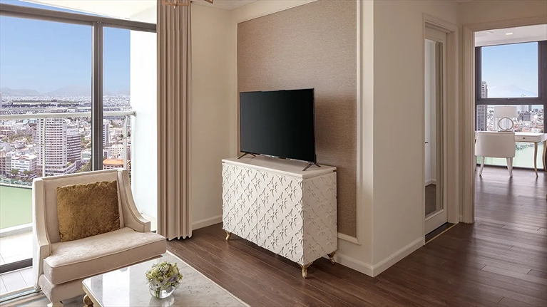 Suite Panoramic River View