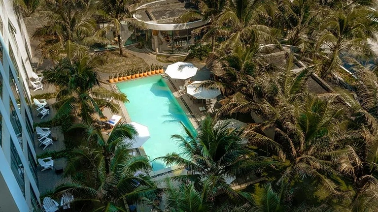 Hồ bơi ngoài trời