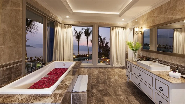 Family Suite 4 Bedrooms