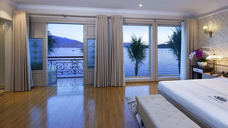 Family Suite 4 Bedrooms