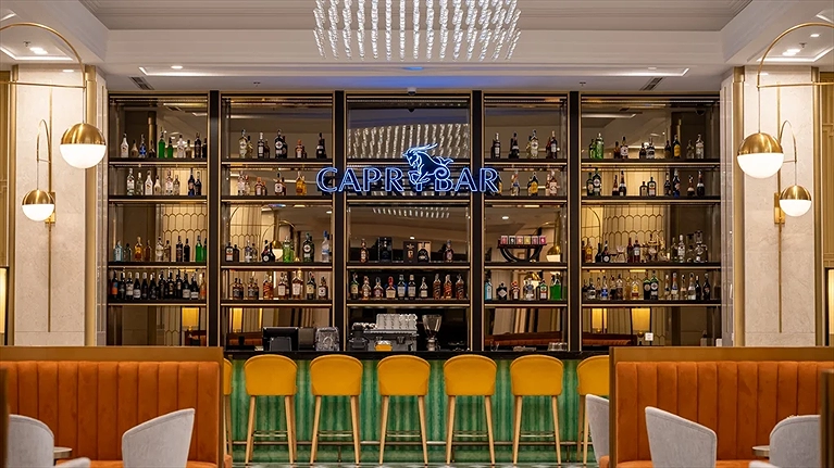Capri Bar
