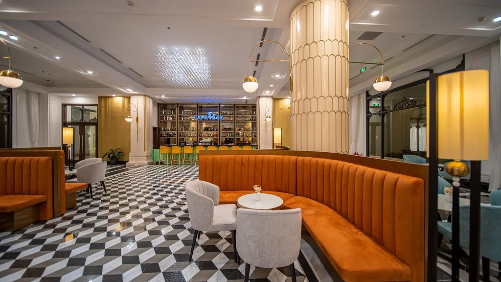 Capri Bar