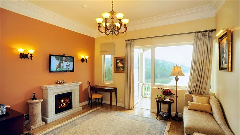 Hạng phòng Camellia Suite