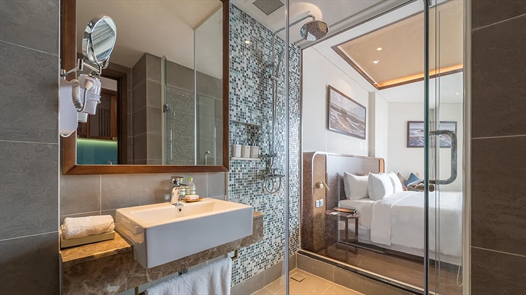 Premier Deluxe King or Twin with Sea View