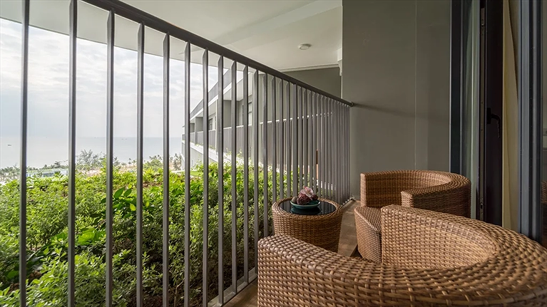 Executive Deluxe With Living Room