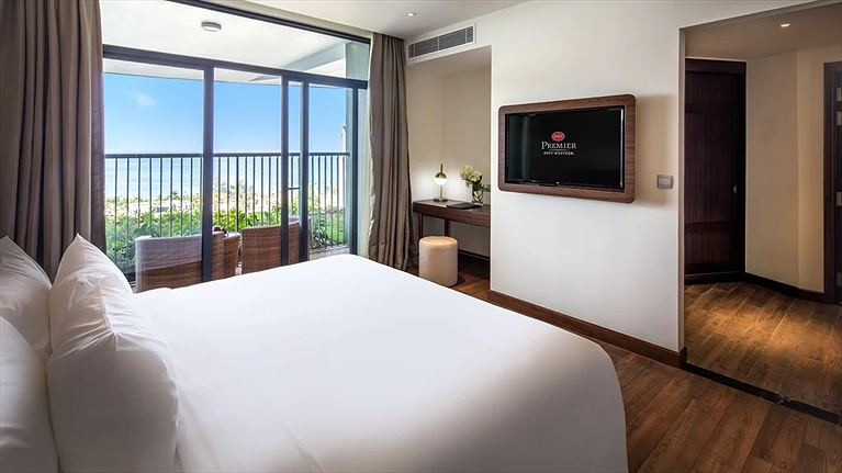 Executive Deluxe With Living Room