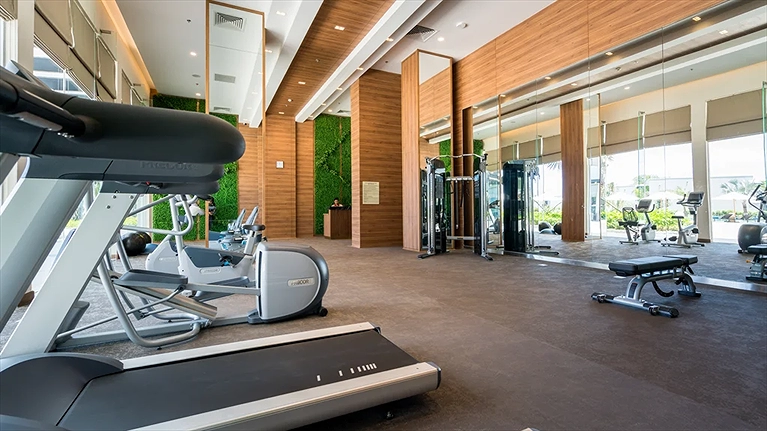 Phòng Gym với thiết bị hiện đại