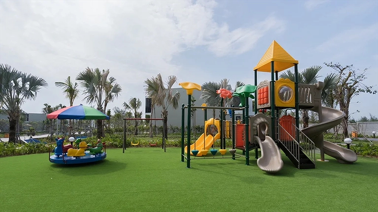 Khu vui chơi trẻ em ngoài trời