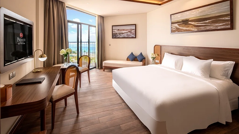 Premier Deluxe King or Twin with Sea View