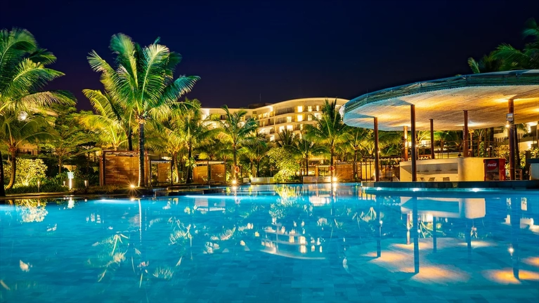 Papagayo Pool Club về đêm